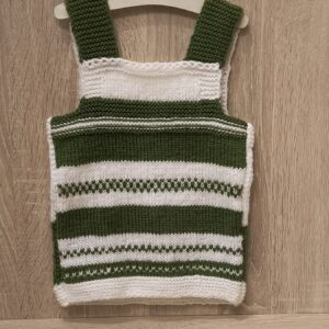 Ръчно плетено бебешко елече