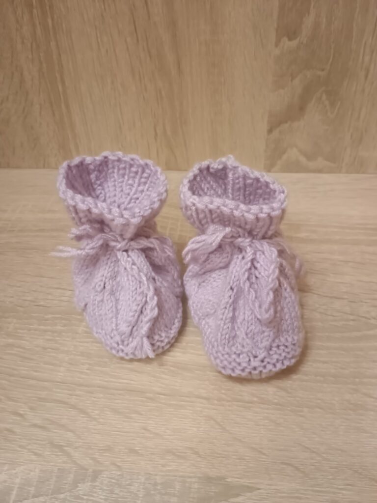 Ръчно плетени терлички (12-15м.)